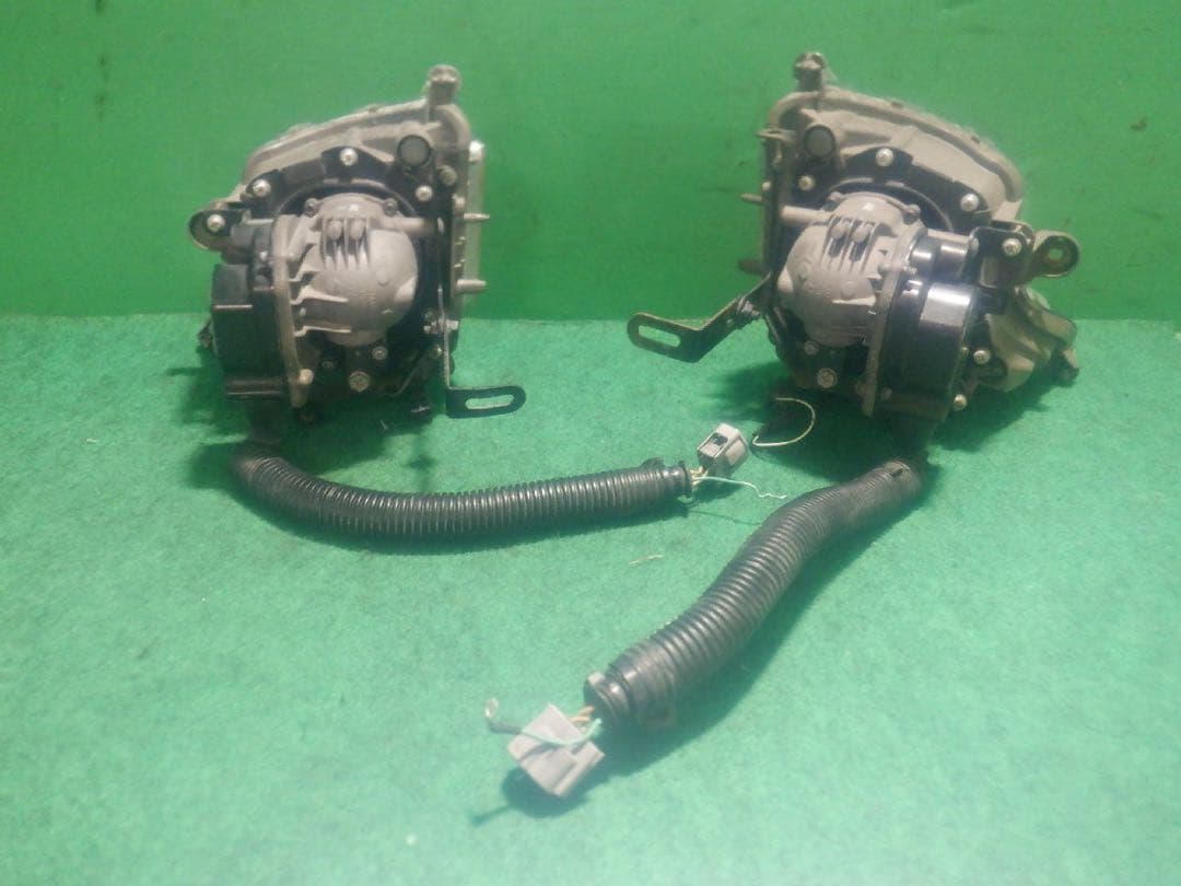 【希少】LS460 LS600 OPデイライト付きHIDフォグランプ本体