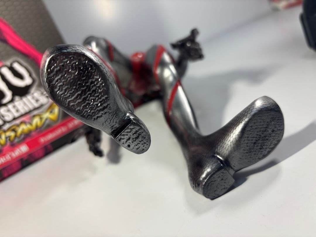 ACRO KAIJU REMIX SERIES にせ ウルトラマン