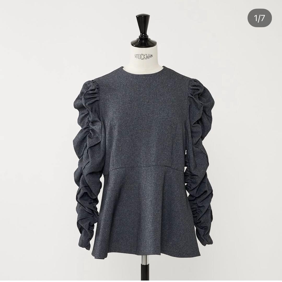 heve シャーリングペプラムブラウス チャコール