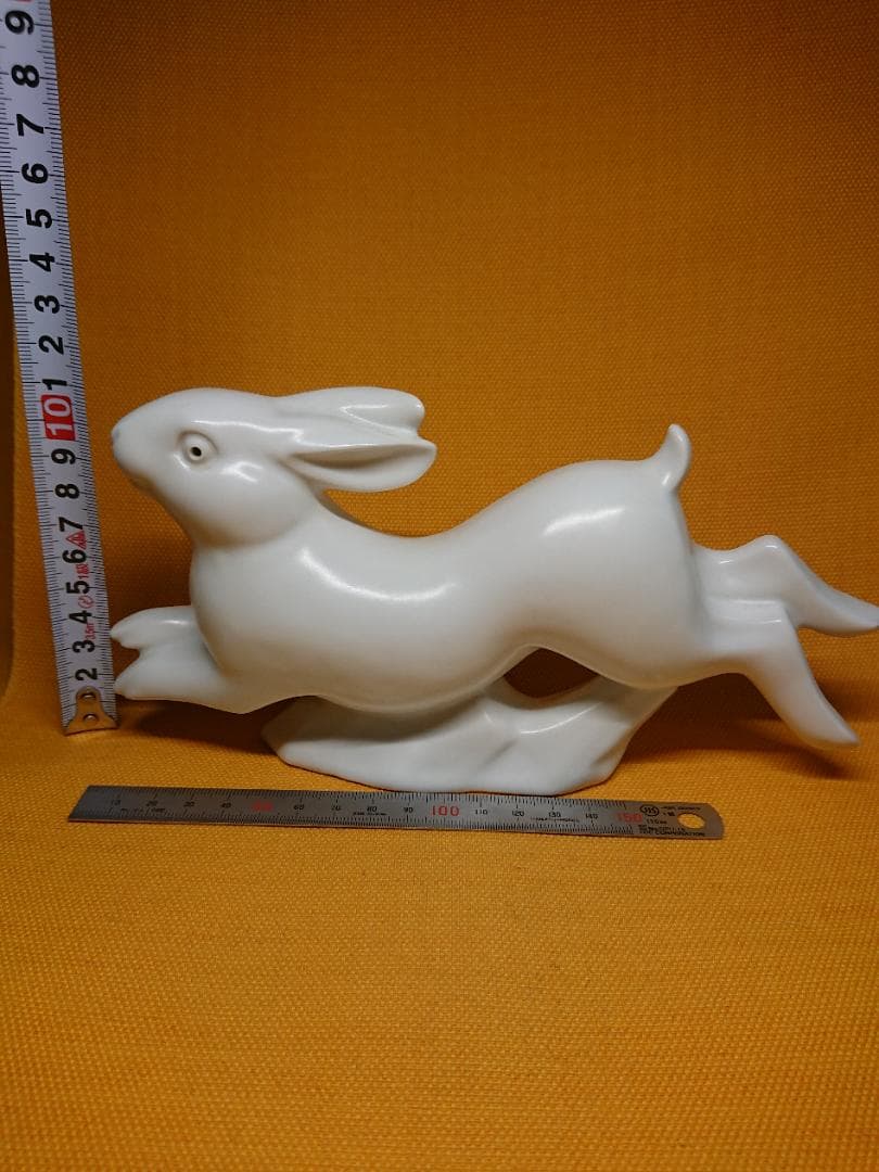 【美品】ウサギ　兎　白兎　陶器　置物　インテリア　工芸品　美術品　A1683