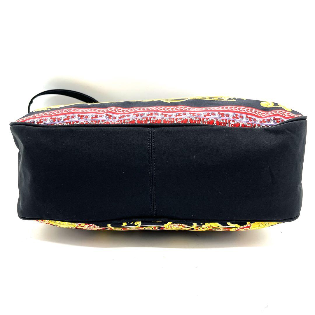 ヴェルサーチ ワンショルダーバッグ バロック柄 ゴールド装飾 イタリア製