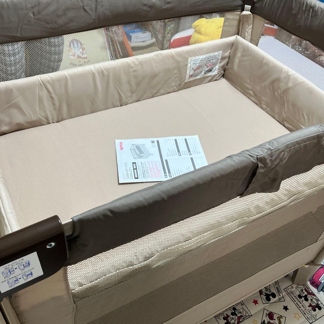 アップリカ　ココネルエアー折りたたみ式ベビーベッド ココアブラウン色