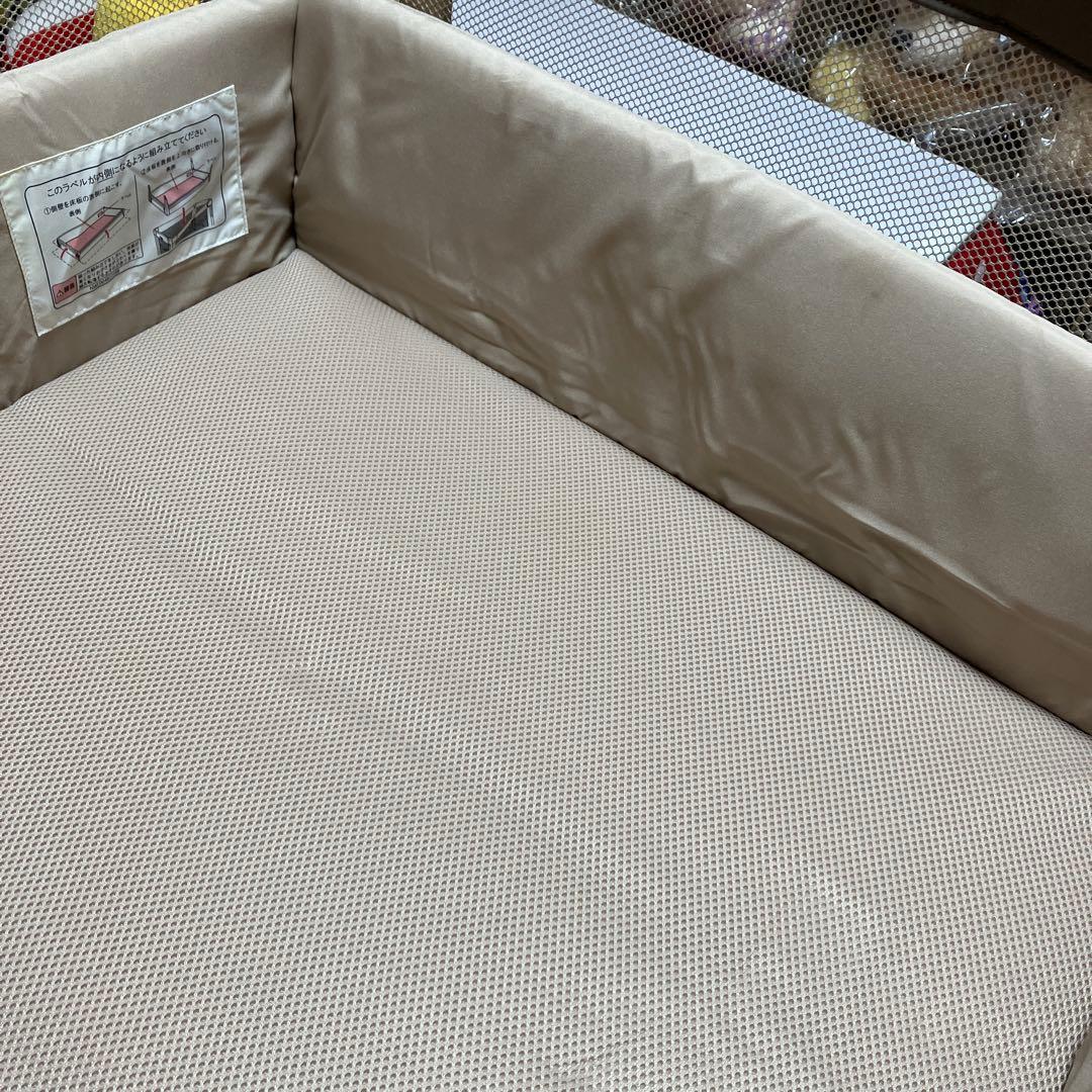 アップリカ　ココネルエアー折りたたみ式ベビーベッド ココアブラウン色