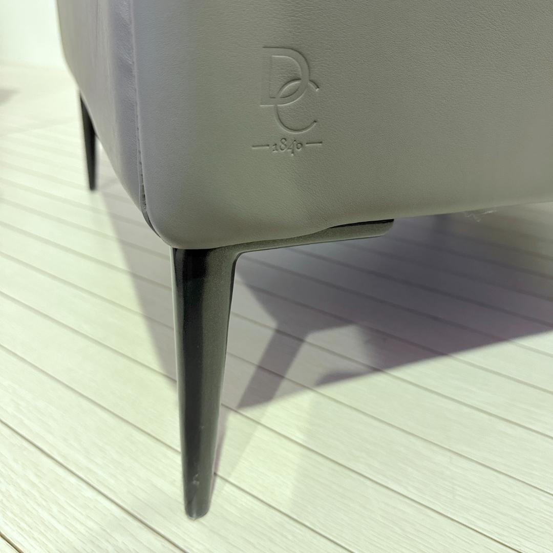 DUVIVIER　デュヴィヴィエ　MERCHIOR　1人掛ソファ　本革　120万