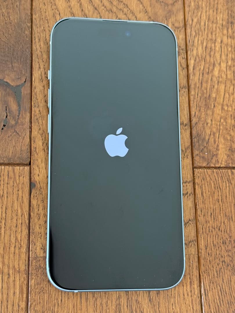 Apple iPhone 15ホワイト 本体 256GB SIMフリー