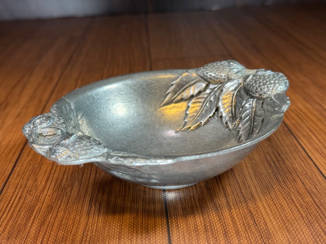 【アンティーク】ピューター製 小物入れ イチゴ