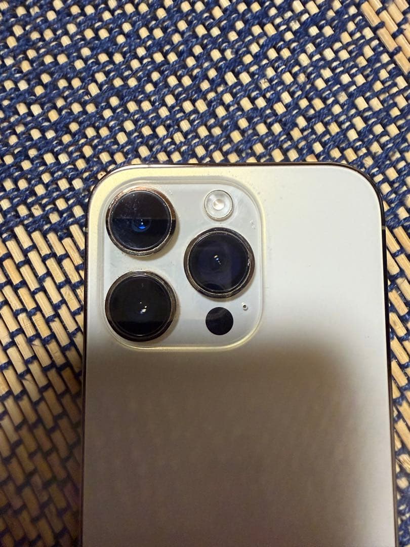 Apple iPhone 14 Pro ゴールド
