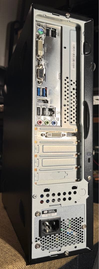 省スペースPC AMD R7 8GB/120/512GB Quadro410