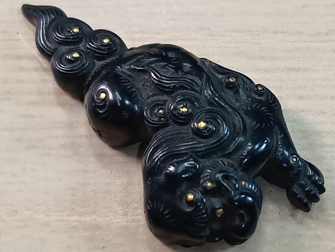 煙草入れ／獅子前金具