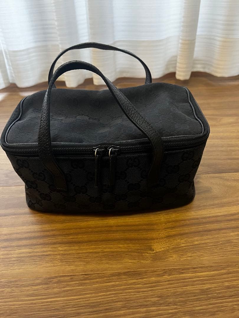 GUCCI GGキャンバスバニティバッグ　ブラック
