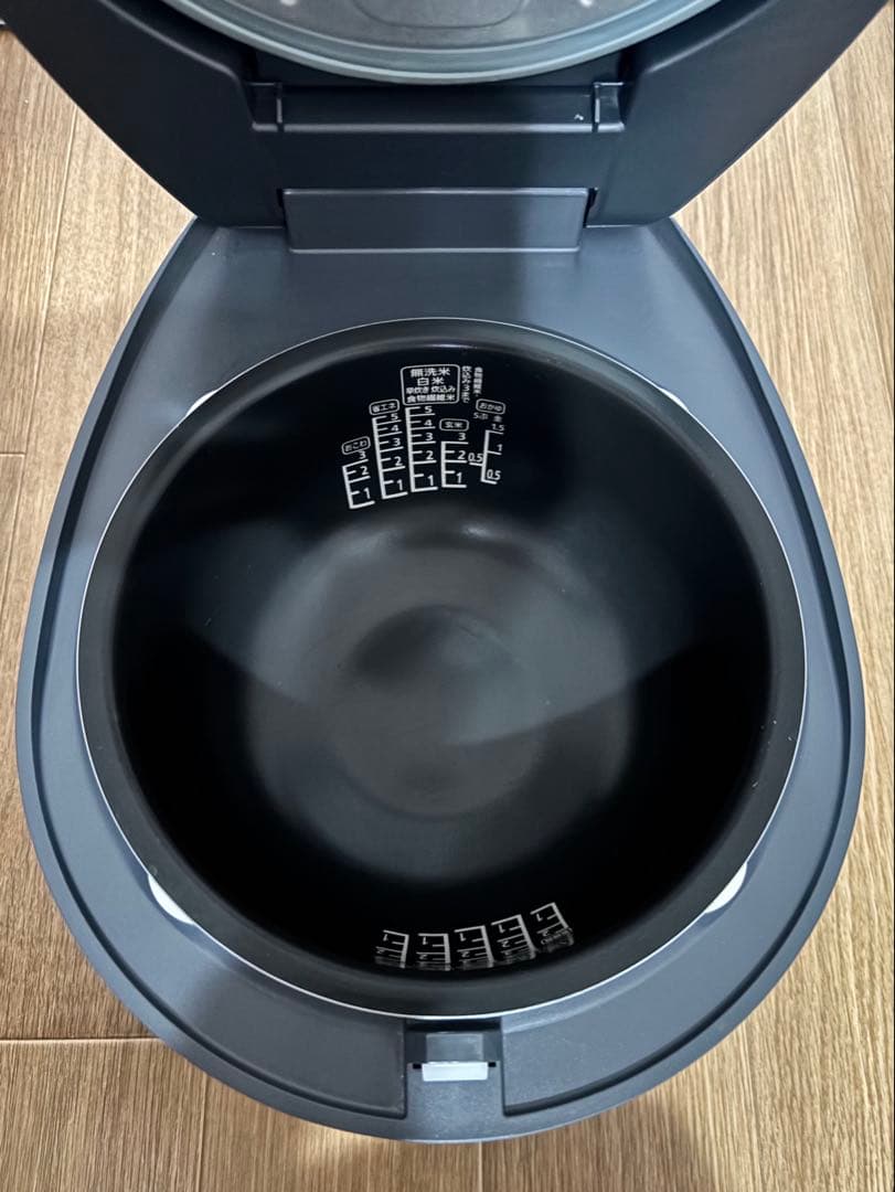 【美品】アイリスオーヤマ IH炊飯器RC-IL50 2023年製 アッシュ 黒