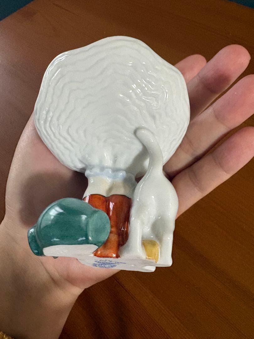 Herend ヘレンドフィギュリン 陶器人形少女と猫