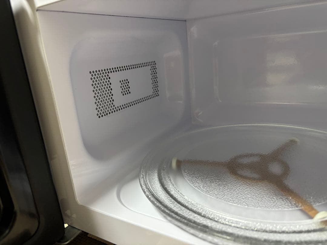 電子レンジ 2023年製 comfee 極美品 . (95% new). 黒/白