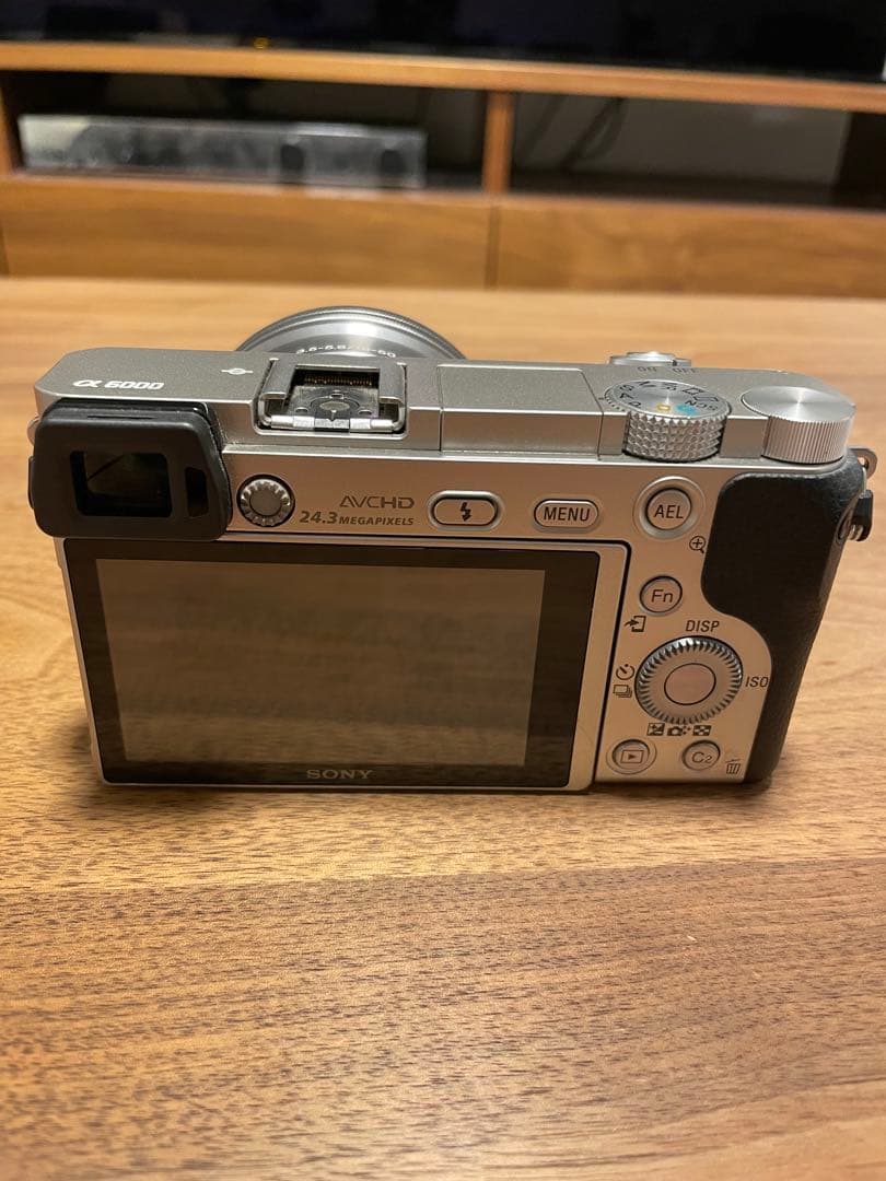 SONY α6000 パワーズームレンズキット・レンズ付き