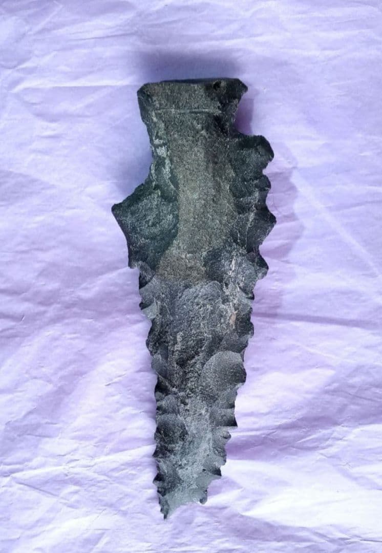 石剣 本物 サヌカイト 石器 模写