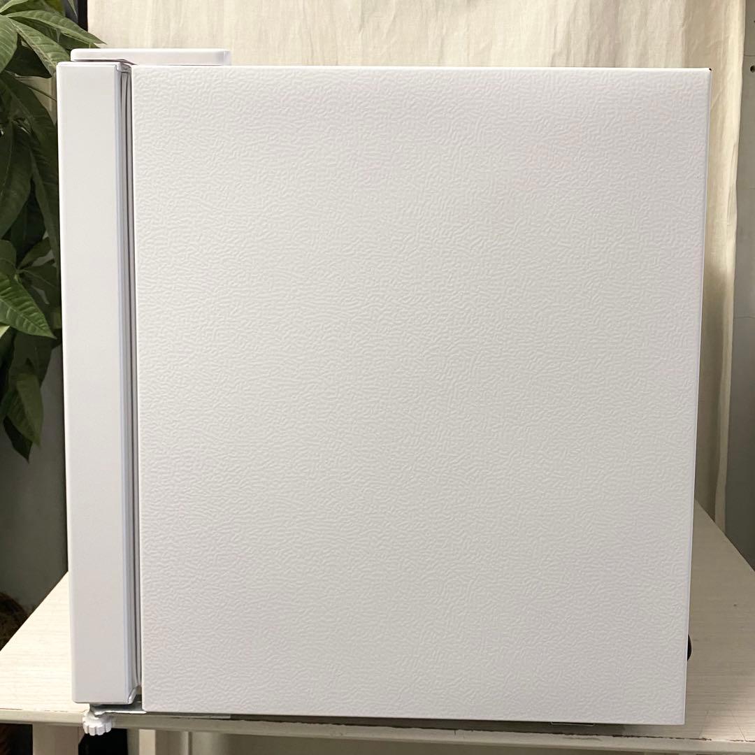 美品！飲み物をいれておくにはちょうどいいキューブ型！1ドア冷蔵庫46L