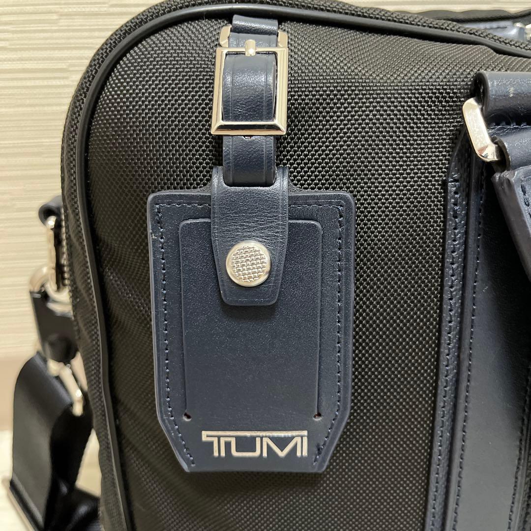 TUMI JARVIS デラックス ラップトップ ブリーフ