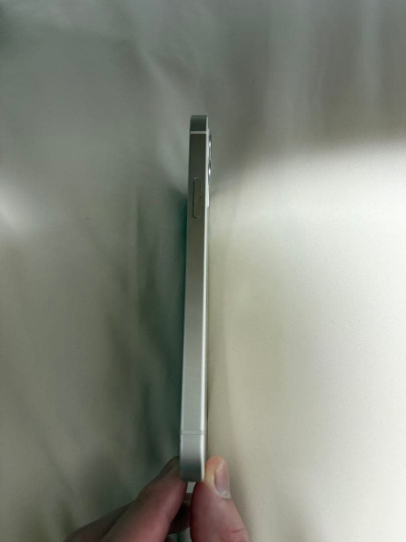 Apple iPhone 12ホワイト本体