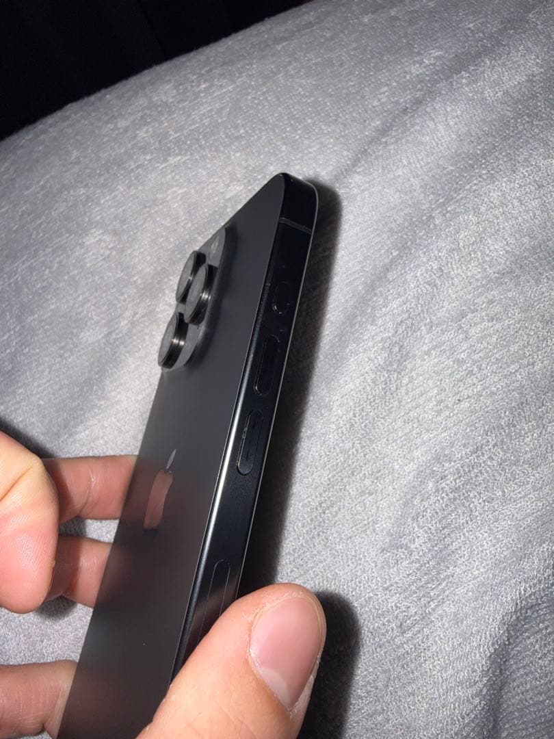 ケース付きsimフリーiPhone 15 Pro 256GB 86% 美品