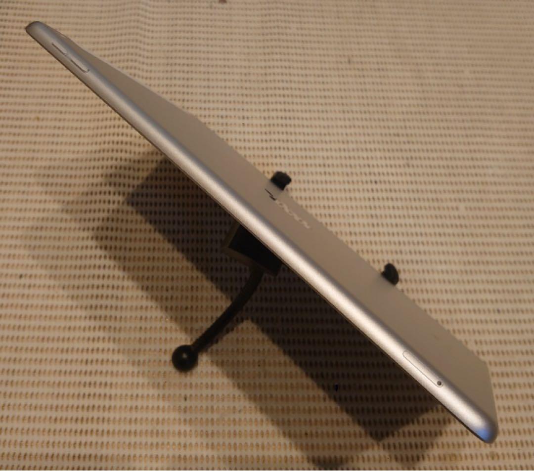 完動品SIMフリーiPad第7世代(A2198)本体32GB送料込4MDFV