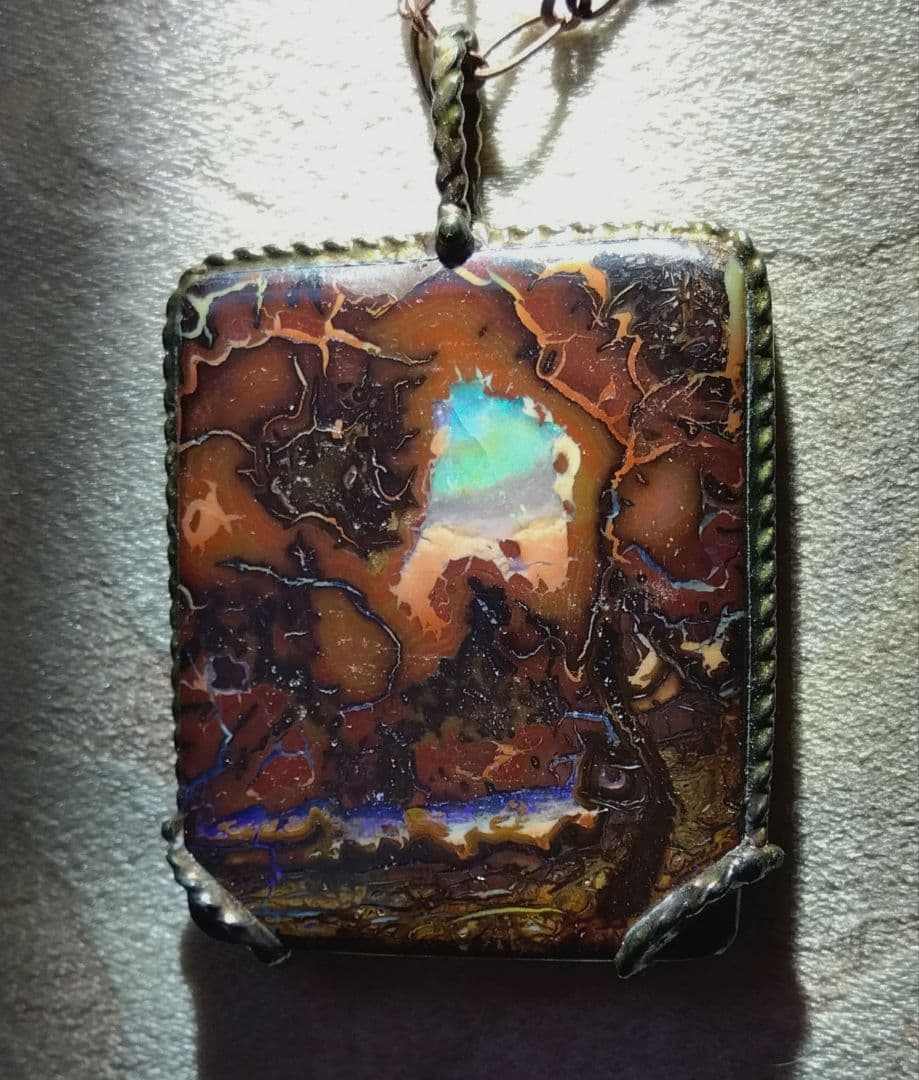 ♥　天然石（ボルダーオパール）のピクチャーストーン✨✨