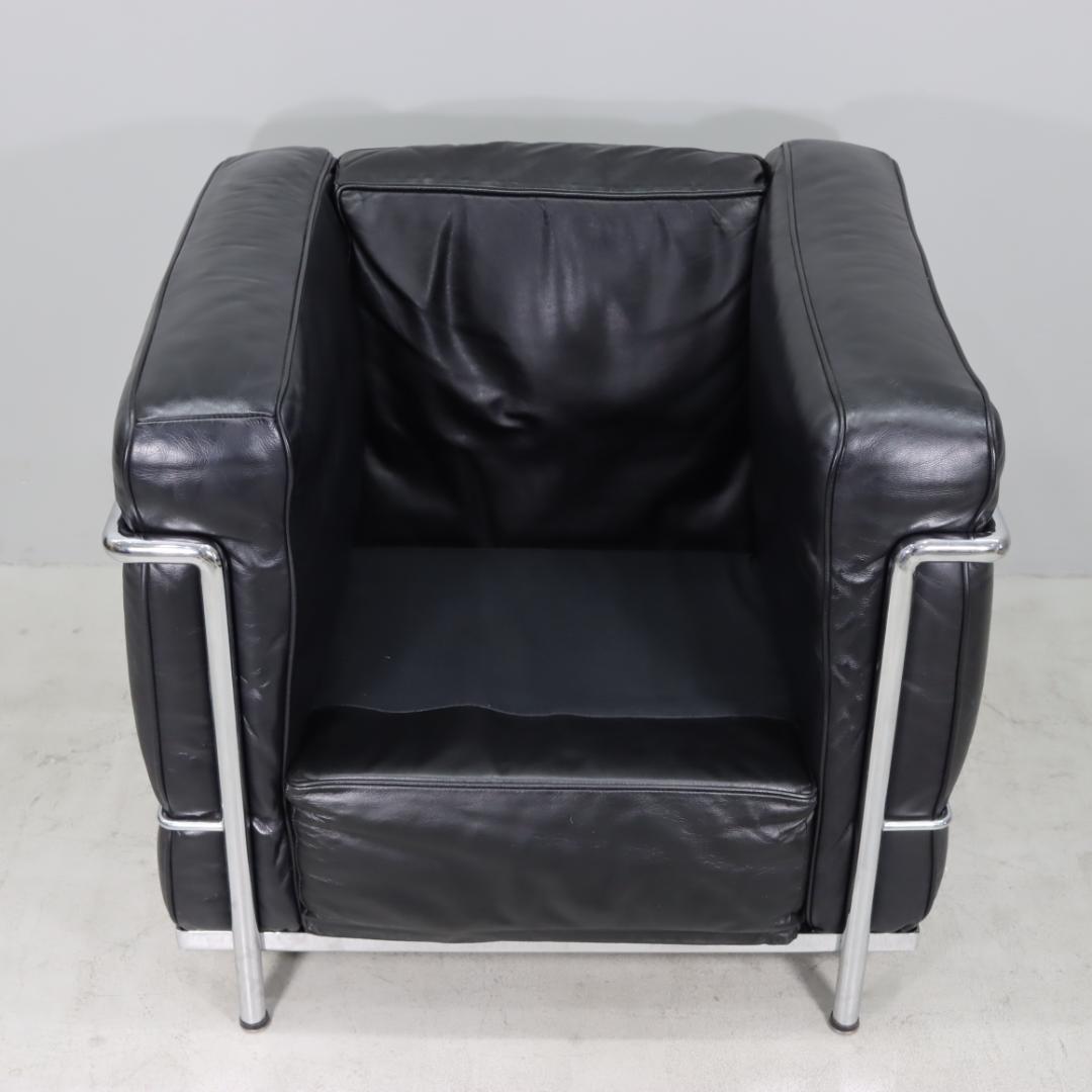 ラウンジチェア 合皮 革張り 黒 リプロダクト