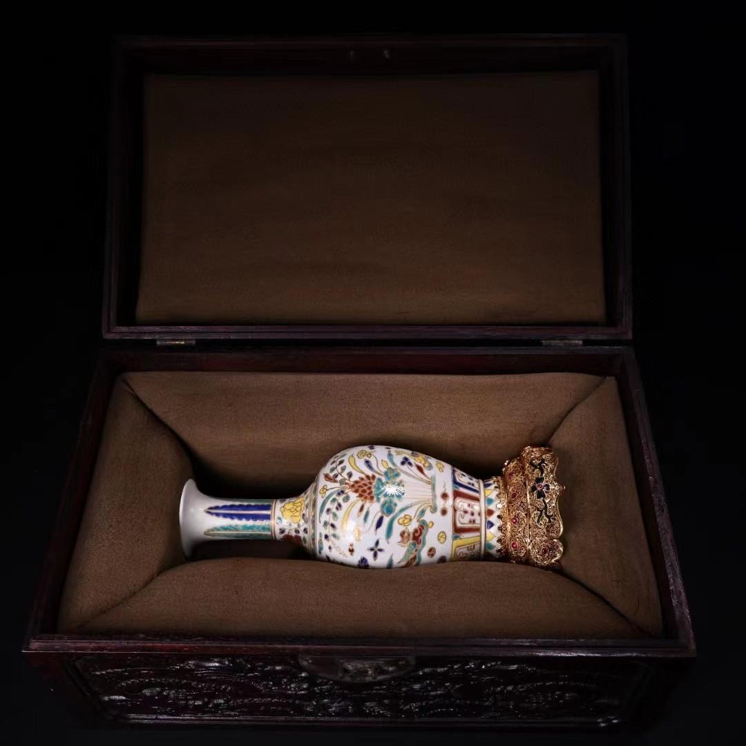 中国古美術・旧蔵粉彩陶磁器の花瓶・純銀の花飾り台座・置物・純手描き・文房具・箱付