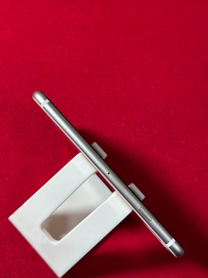 【9787】iPhone SE3第3世代スターライト 64GB simフリー