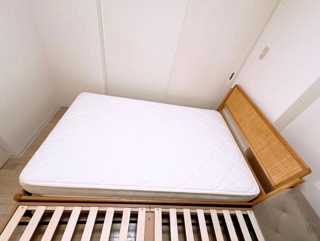 （直接引き取り可）ベッドフレーム　セミダブル　unico SOLK