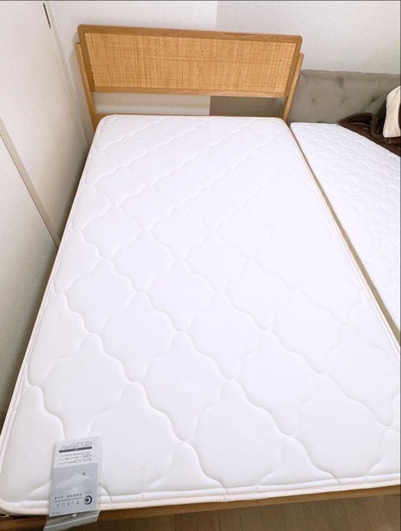 （直接引き取り可）ベッドフレーム　セミダブル　unico SOLK