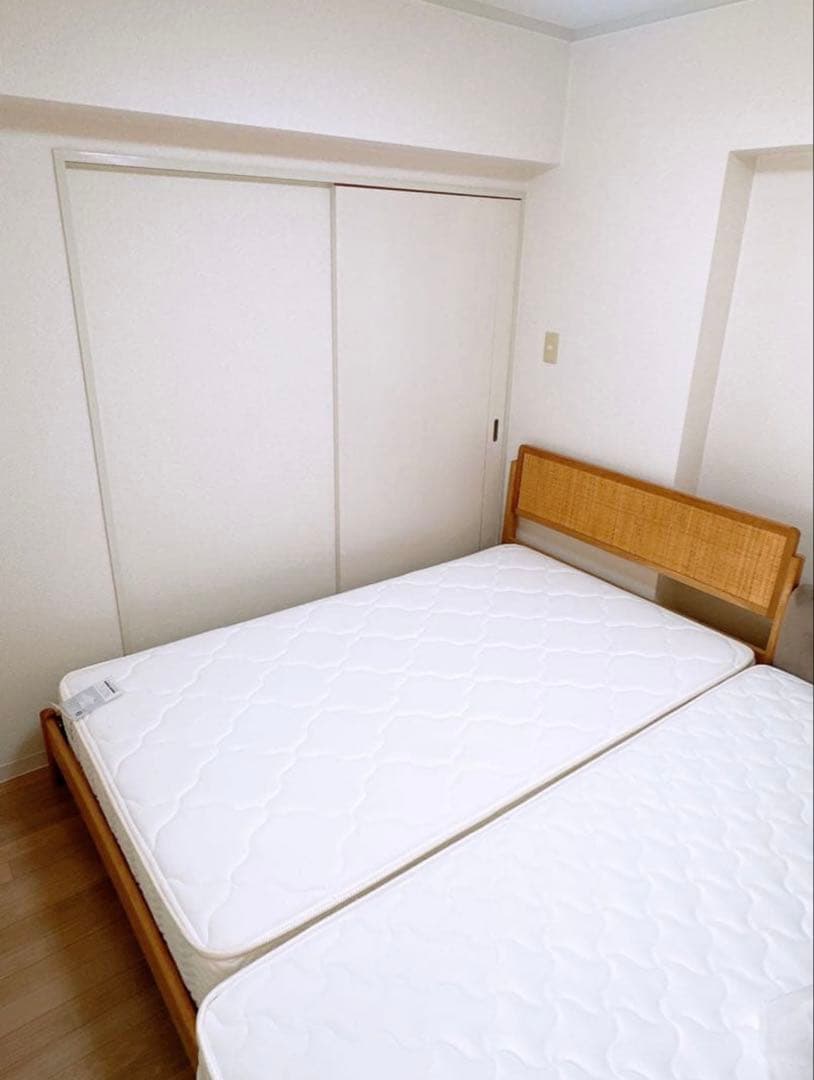 （直接引き取り可）ベッドフレーム　セミダブル　unico SOLK