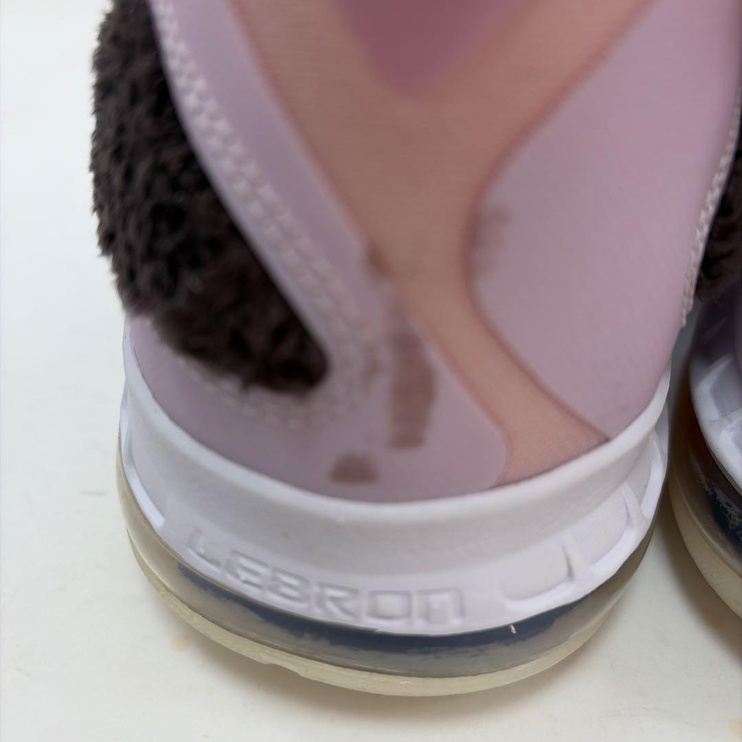 Nike LeBron ９レトロ リーガルピンク シューズ(男性用)２９センチ