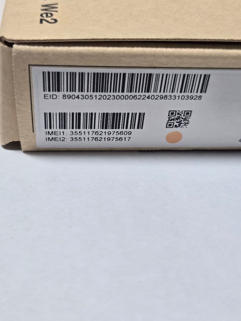 極美品　arrows　we2 スマートフォン 本体 ライトオレンジ