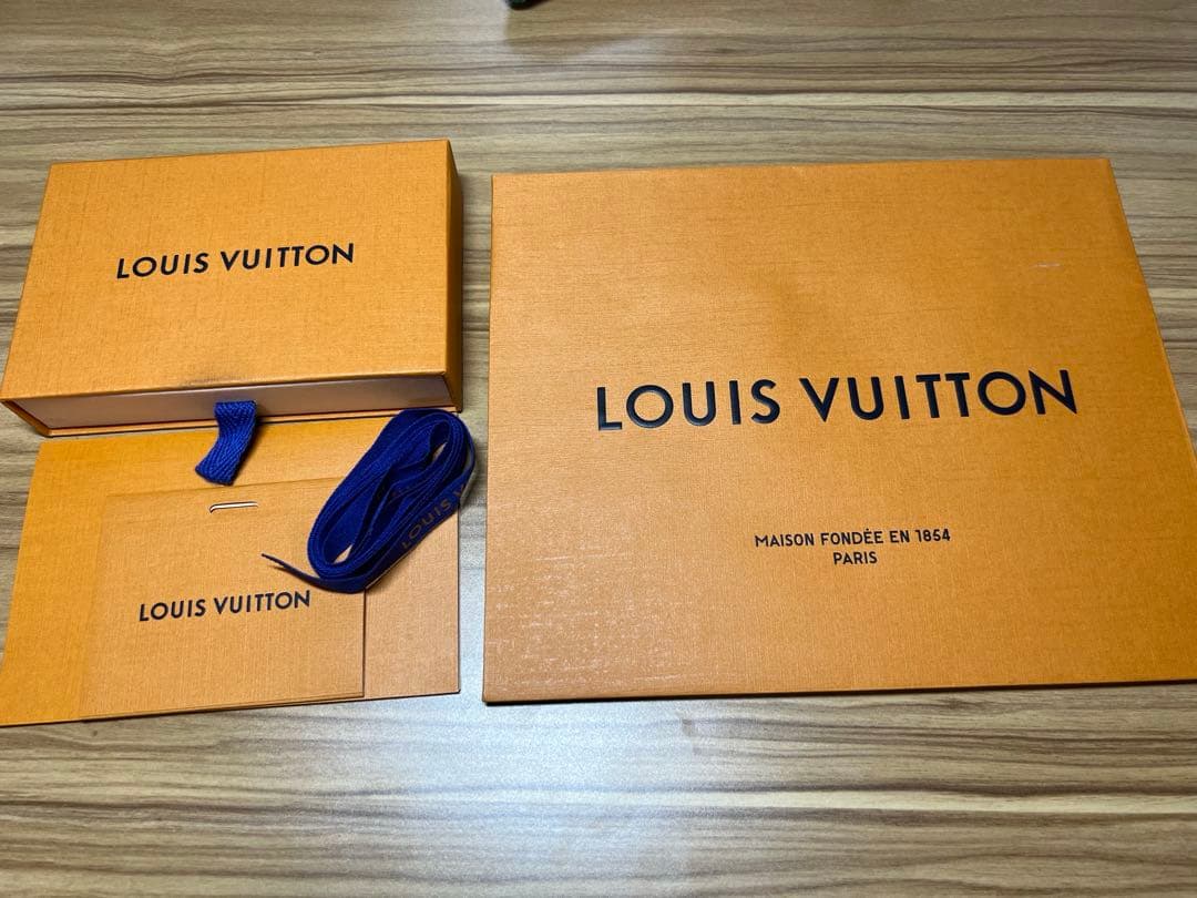 ルイヴィトン　キーホルダー　新品未使用　メッセージカード、紙袋付き