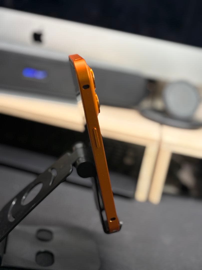 Apple iPhone 15 Pro 本体 128gbケース4個付き