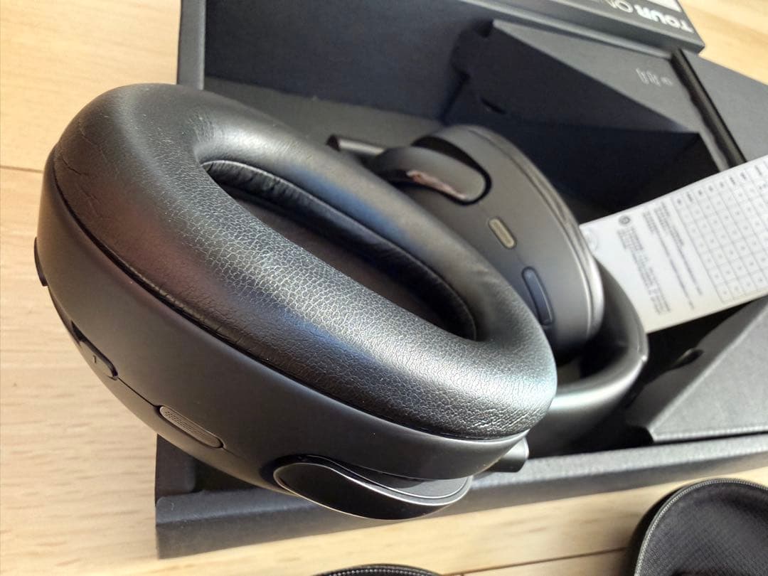 JBL TOUR ONE M3 ワイヤレスヘッドホン　トランスミッター付属