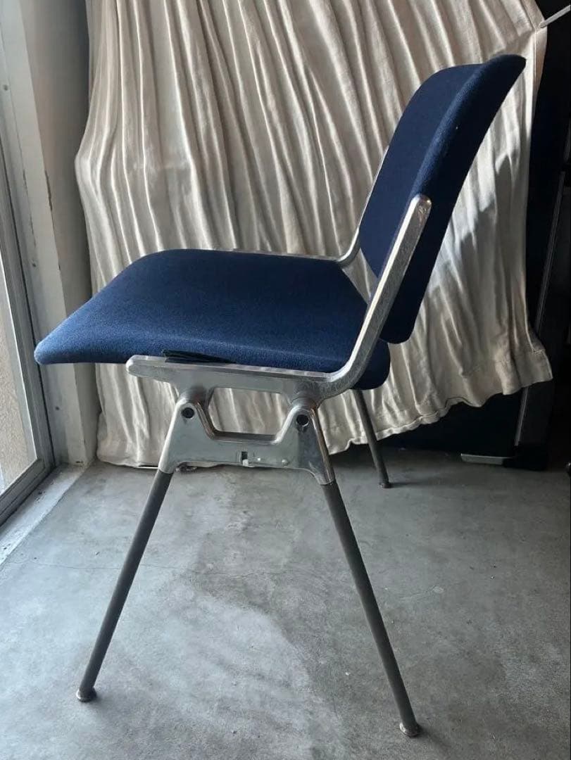 カステリ Castelli DSC 106 スタッキングチェア　※引取限定