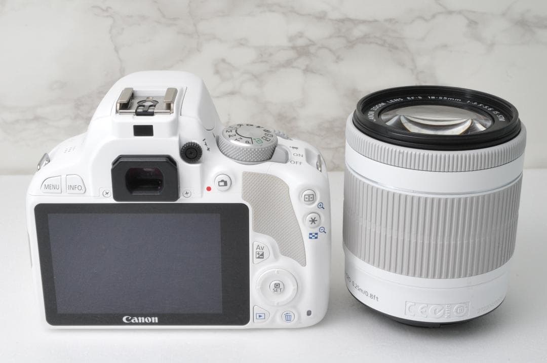 美品 Canon EOS Kiss X7⭐️ショット数1381 ホワイト