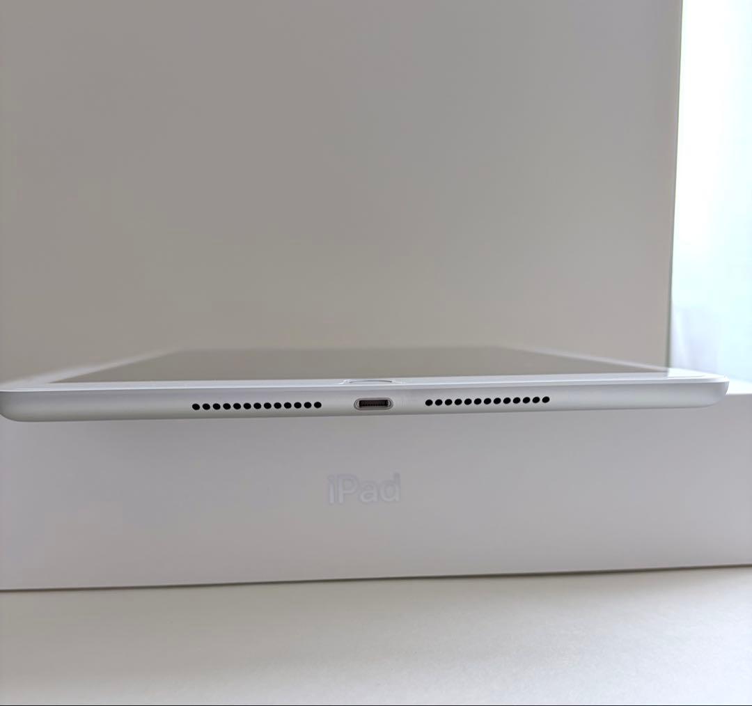 【極美品/バッテリー100%】iPad 第8世代 32GB シルバー