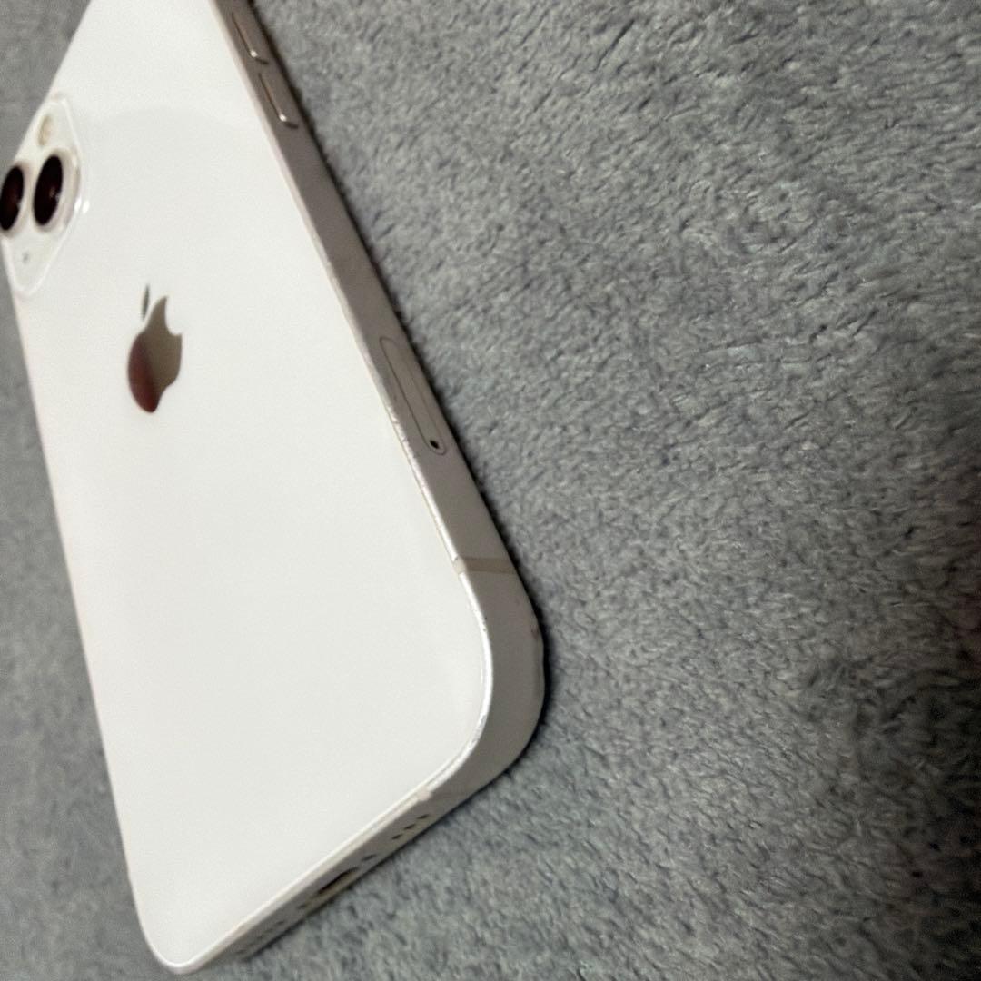 Apple iPhone 13スターライト本体　256GB