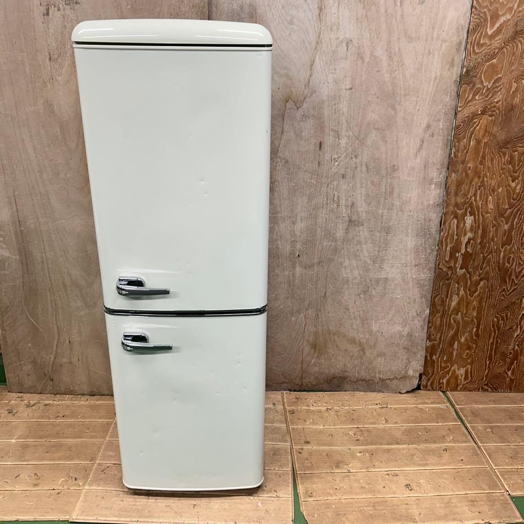 713 2023年製　レトロデザイン　冷蔵庫　単身用　130L 小型　一人暮らし