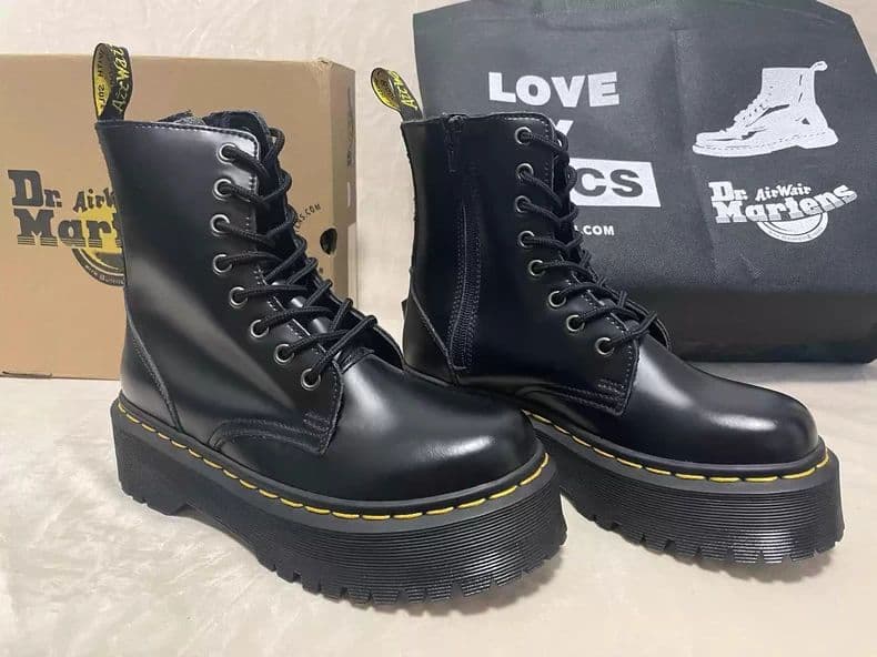 Dr.Martens 厚底 8穴 ハイカット マーチンブーツ レディース24cm