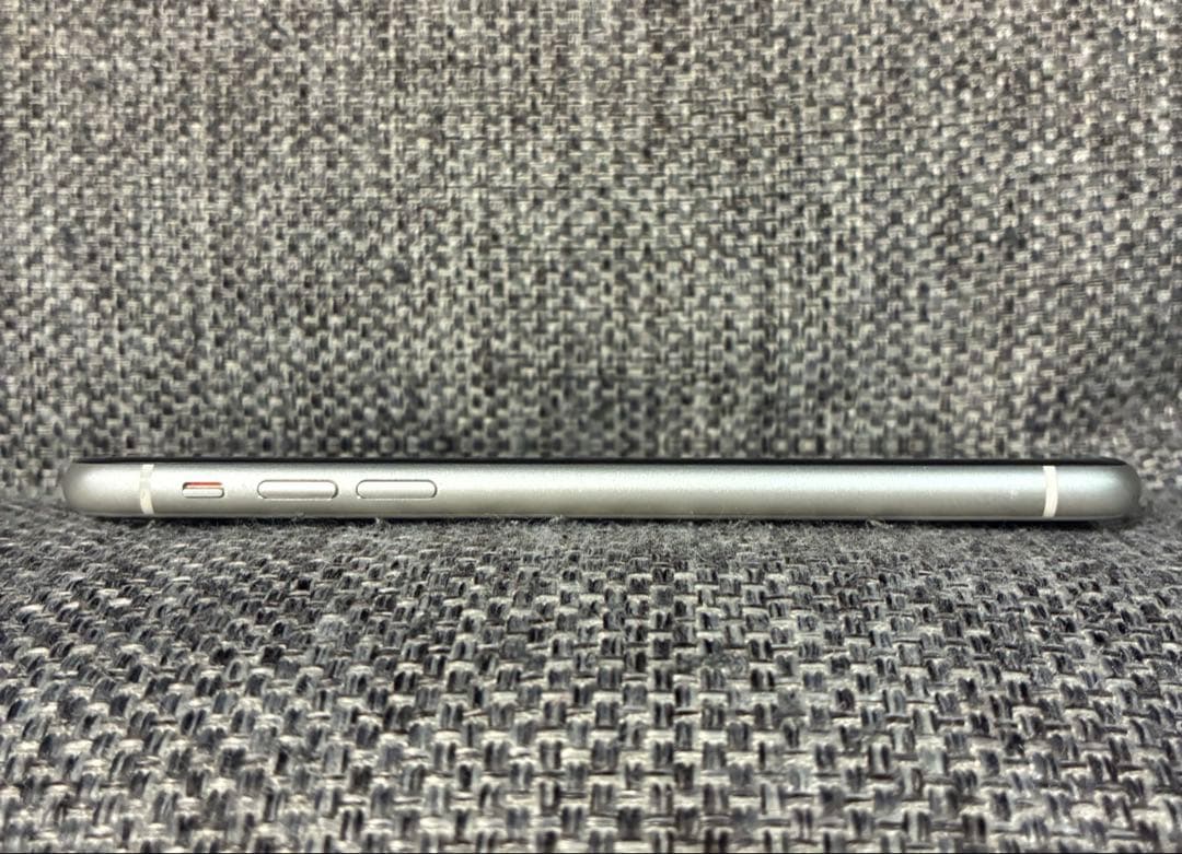 iPhone 11 本体 128GB ホワイト 画面ひび割れあり