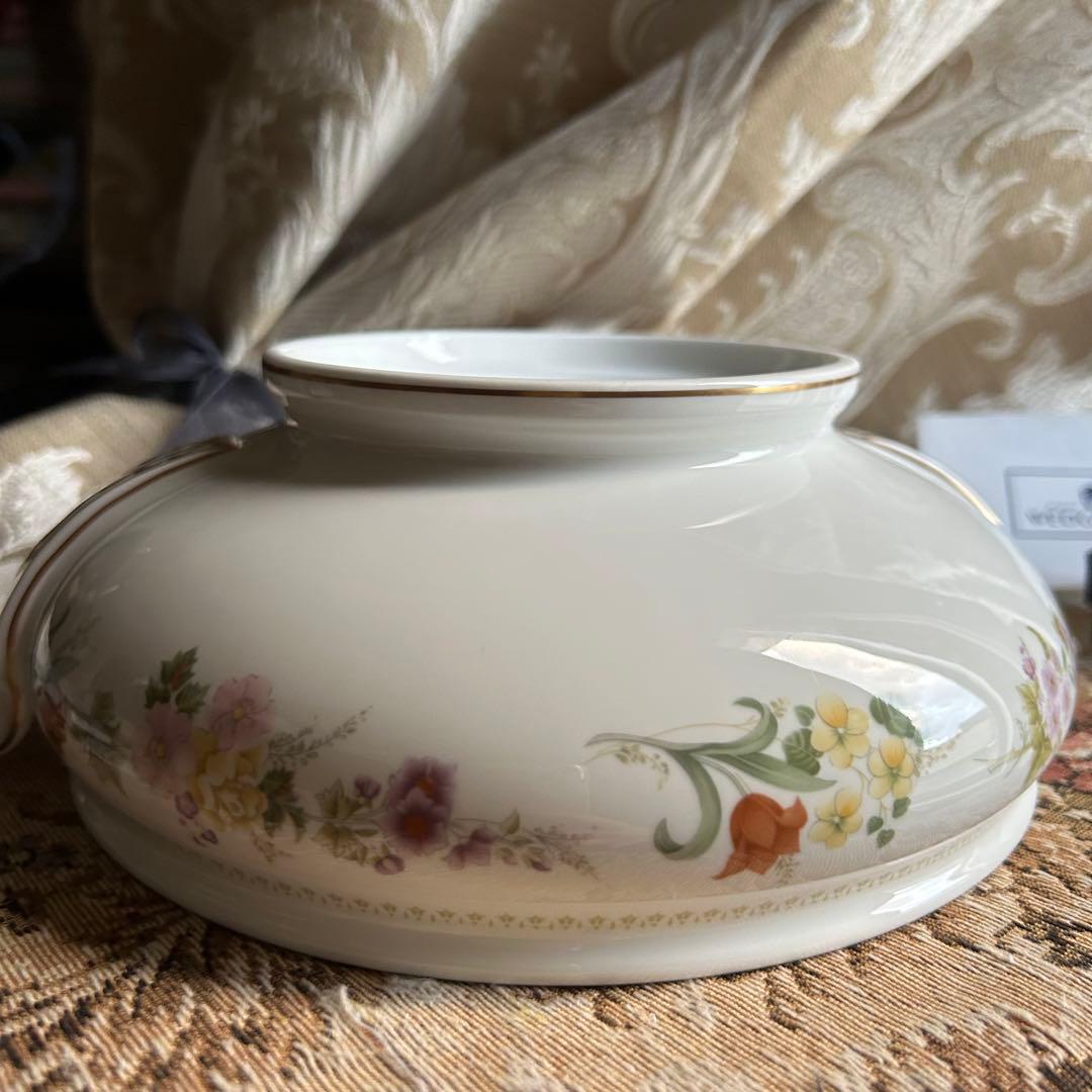 英国製 黒壺  MIRABELLE可憐な花柄カバードベジタブル