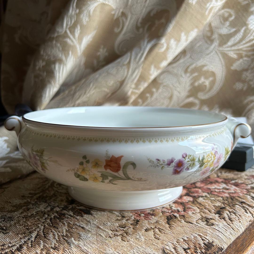 英国製 黒壺  MIRABELLE可憐な花柄カバードベジタブル