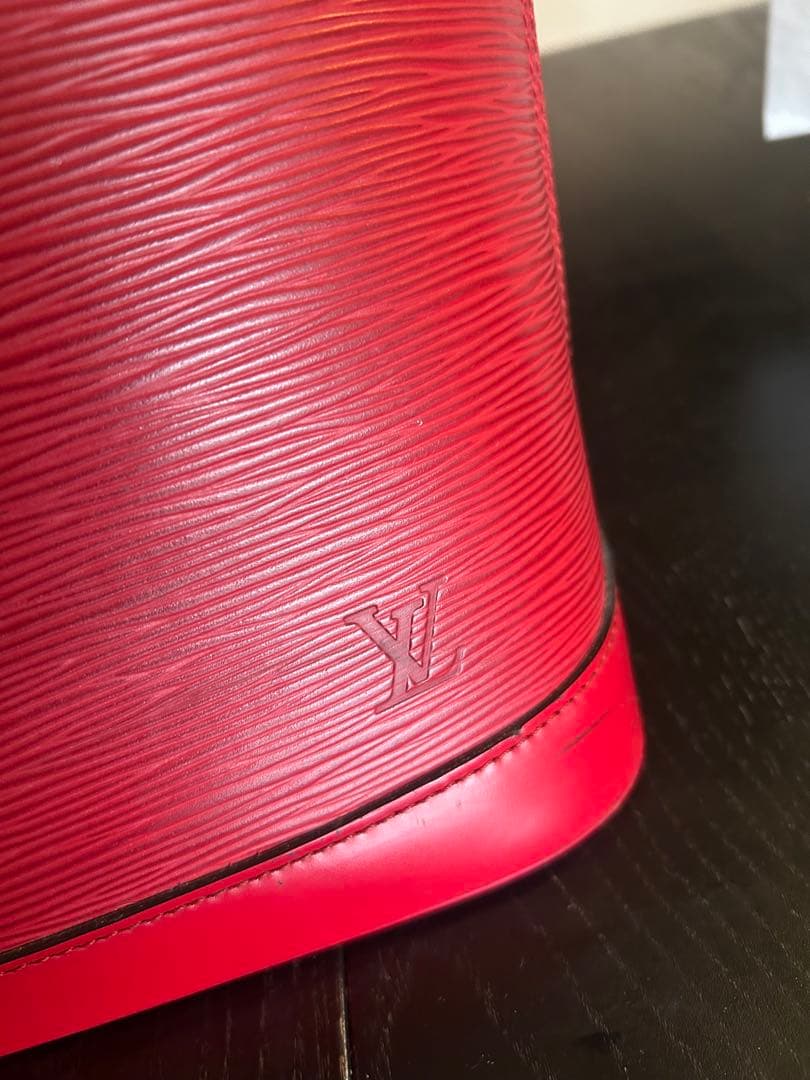 Louis Vuitton エピレザー ボストンバッグ レッド