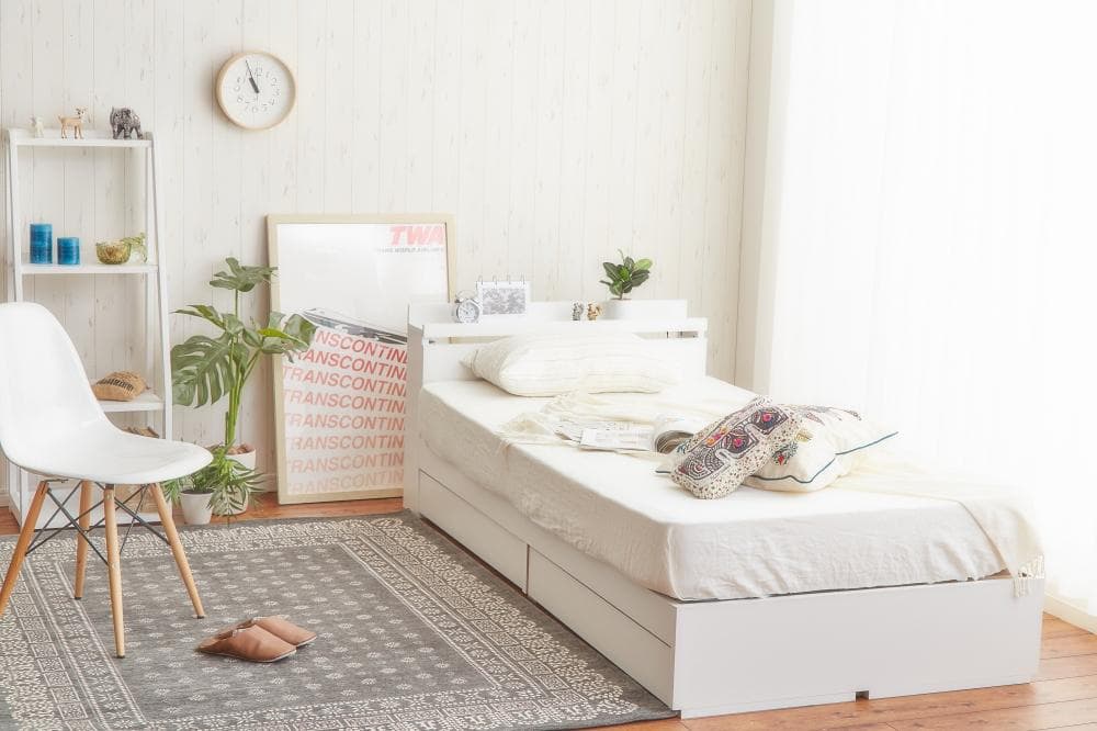 【新品・送料無料】【セミダブル】Pluto 収納付きベッド（マットレス付き）