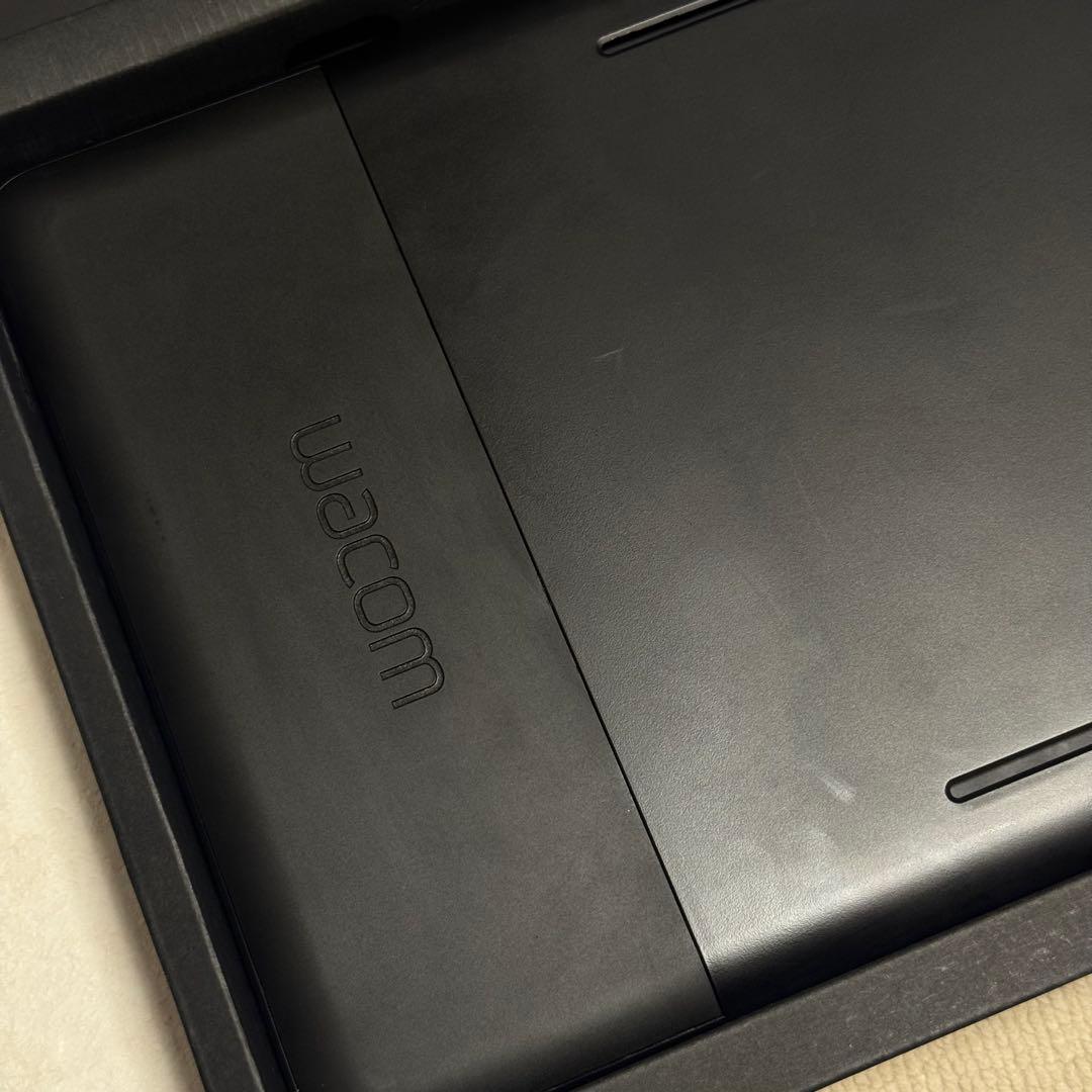 ワコム Cintiq 13HD DTK-1300/K0 液タブ 液晶タブレット