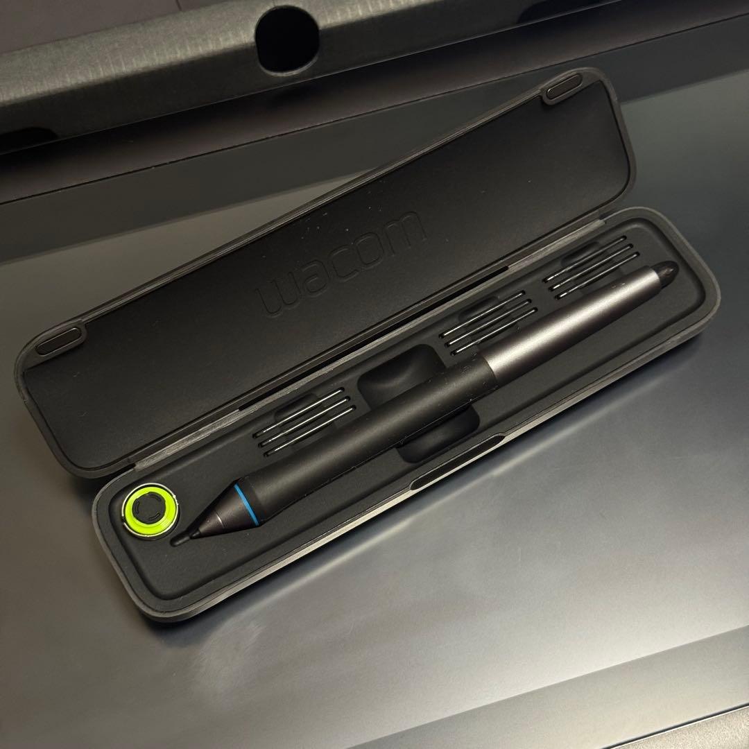 ワコム Cintiq 13HD DTK-1300/K0 液タブ 液晶タブレット