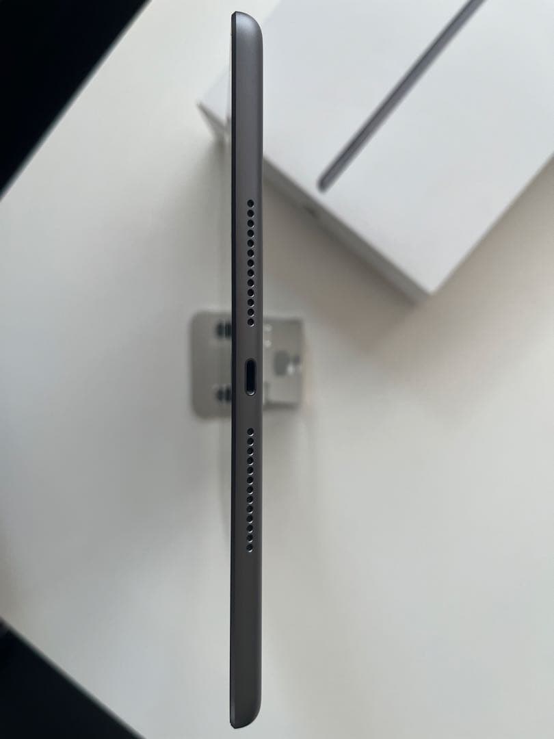 iPad 第9世代Wi-Fi 64GB 10.2インチ　箱付き